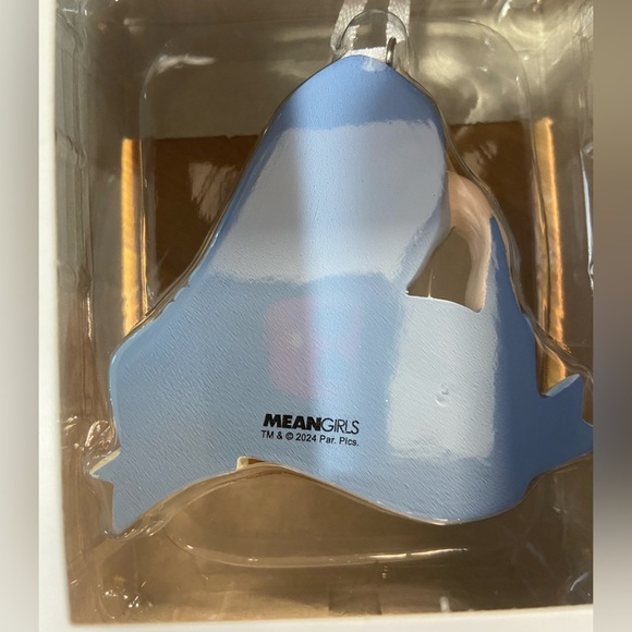 Mean Girls - Hallmark - Damian “She doesn’t even go here.” Ornament - BNIB 📓🚌 - Picture 5 of 9
